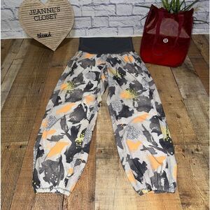 Lululemon Om Pant
Mini Art Pop White Multi / Slate